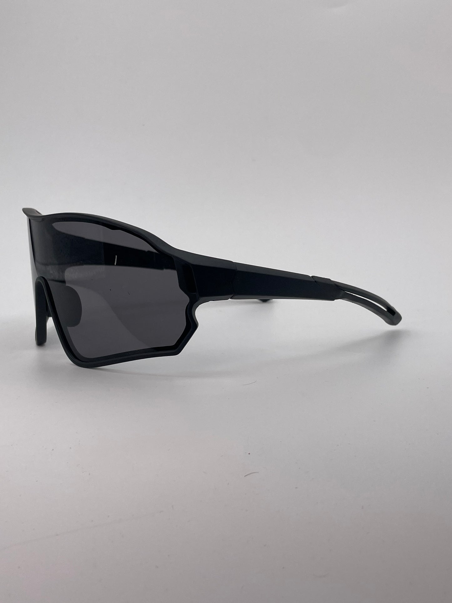 Sports sunglass with grey shades-268