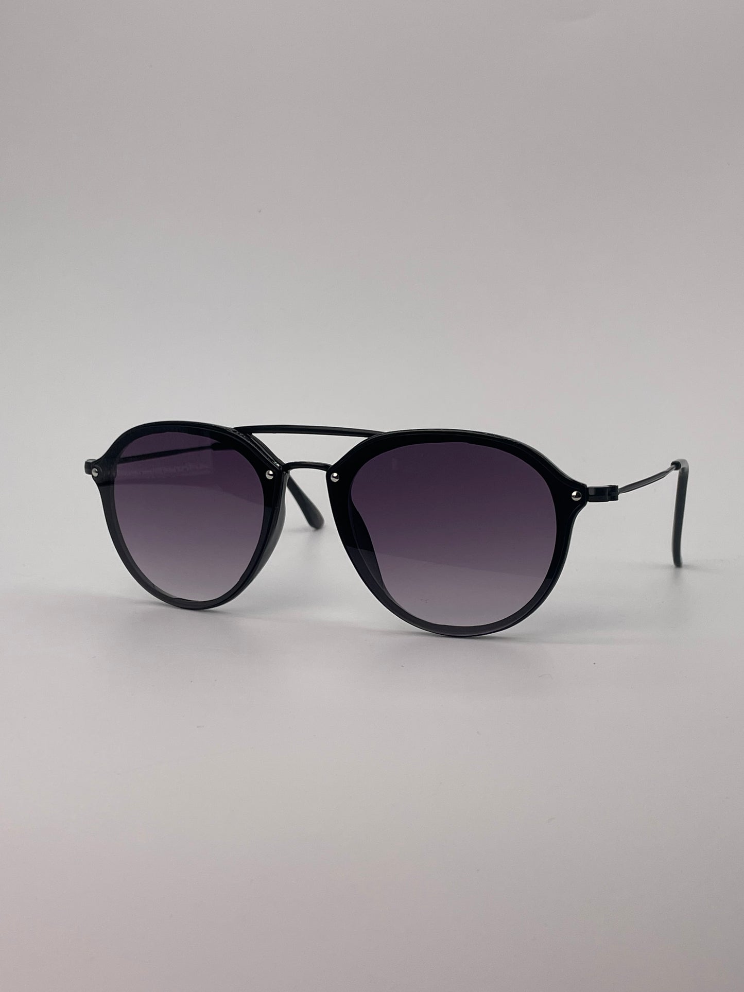 Double bridge sunglass with black body-256